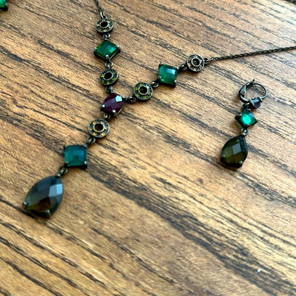 Medieval style necklace and drop earrings set - Picture 2 of 3